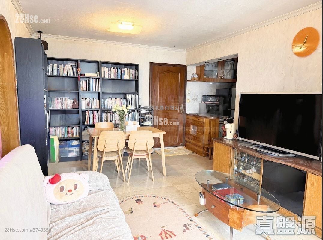 Tin Oi Court Sell 3 Bedrooms , 1 Bathroom 598 ft²