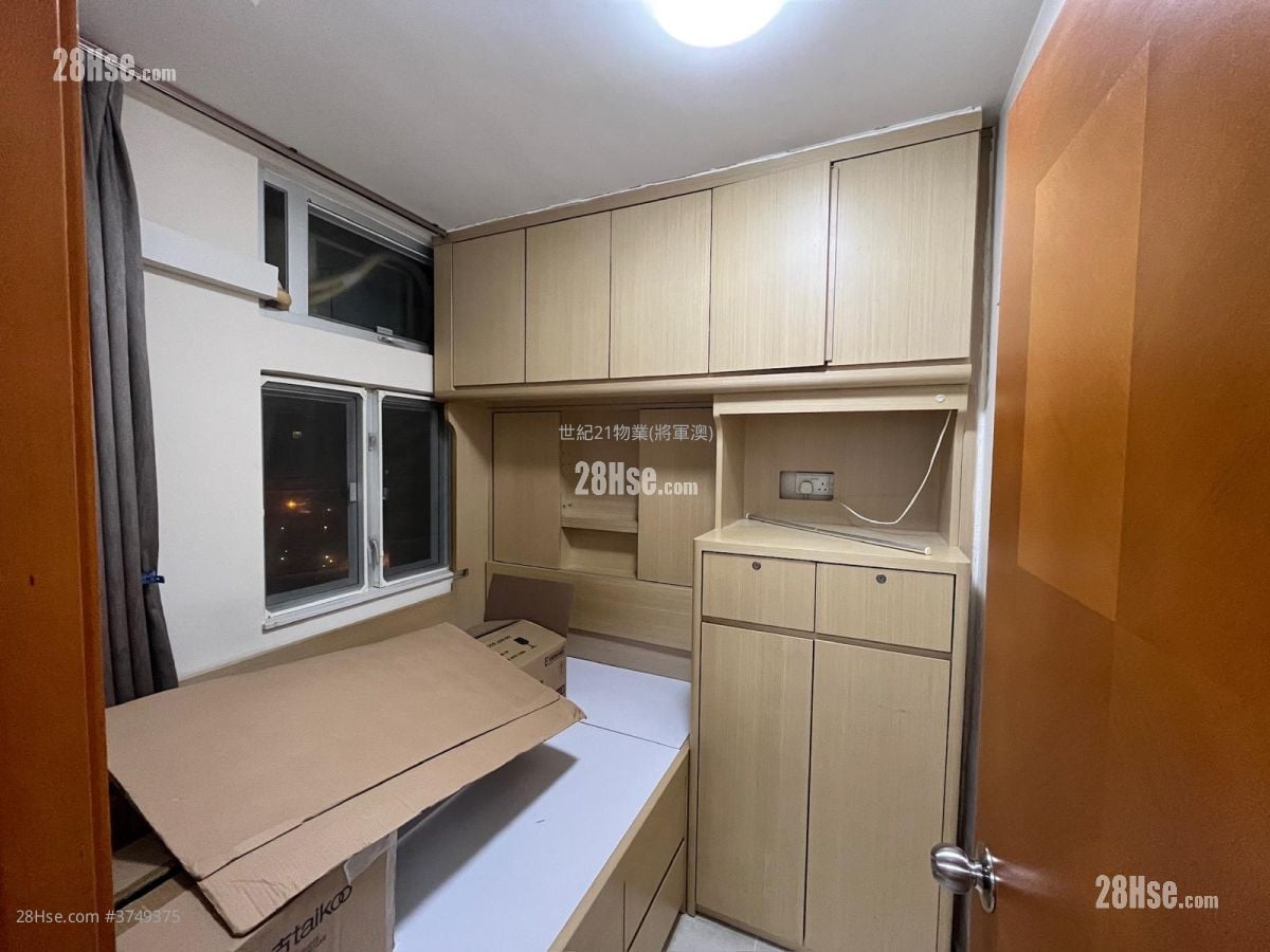 Yan Ming Court Sell 2 Bedrooms , 1 Bathroom 401 ft²