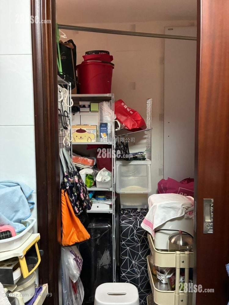 Kwun Hei Court Sell 2 Bedrooms , 1 Bathroom 432 ft²