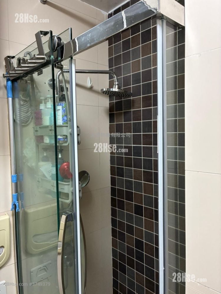 Kwun Hei Court Sell 2 Bedrooms , 1 Bathroom 432 ft²