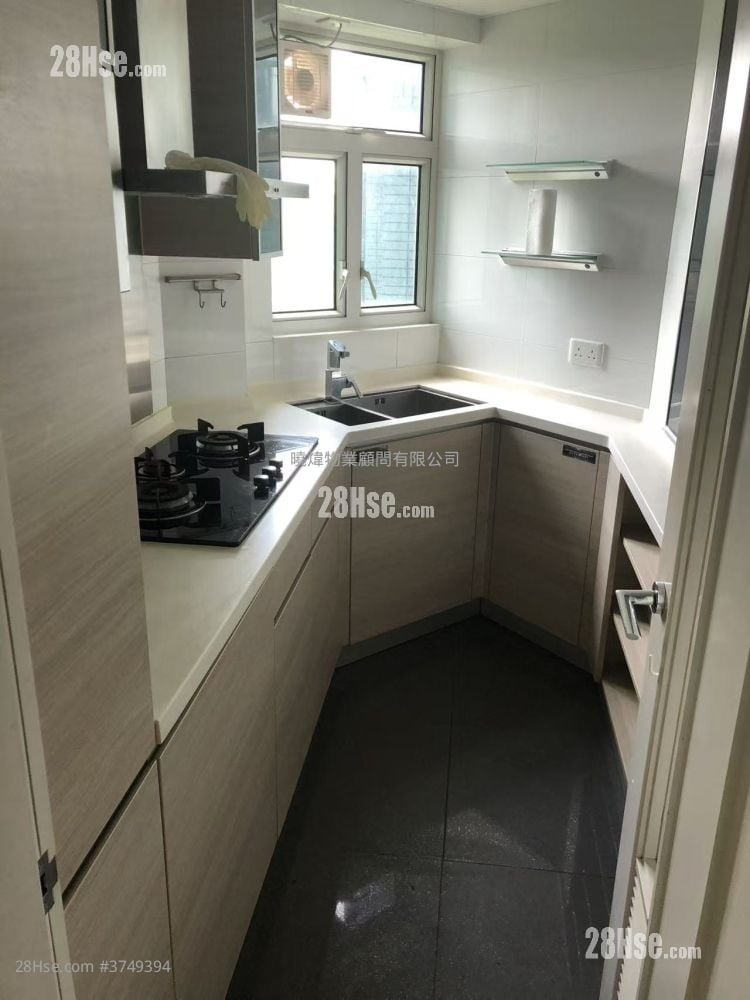 峻瀅 售盤 4 房 , 2 浴室 738 平方呎