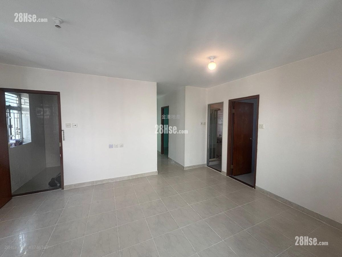 村屋 租盤 3 房 , 1 浴室 700 平方呎