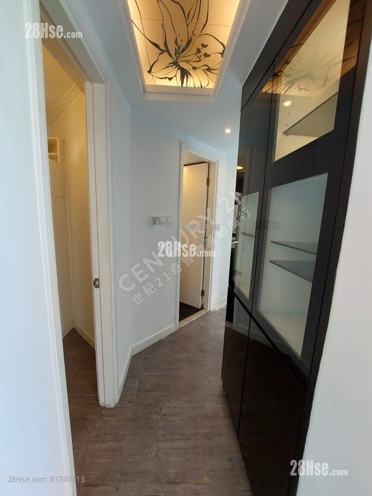 ５分钟可达马铁站，３房（１套)+厅均望海，配有工人房 Eddie 梁生 61280235 Cherry 林小姐  94909466