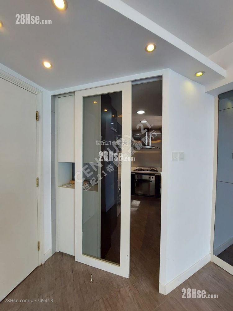 ５分钟可达马铁站，３房（１套)+厅均望海，配有工人房 Eddie 梁生 61280235 Cherry 林小姐  94909466