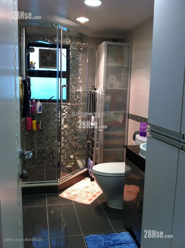 Imperial Court Sell 3 Bedrooms , 2 Bathrooms 963 ft²