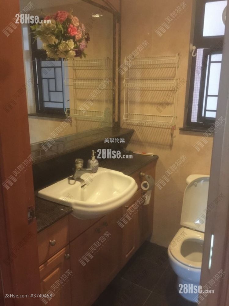 Villa By The Park Sell 2 Bedrooms , 1 Bathroom 428 ft²