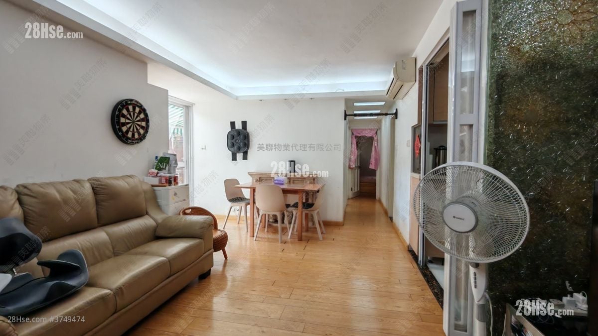 又一居 售盘 3 房 559 平方尺