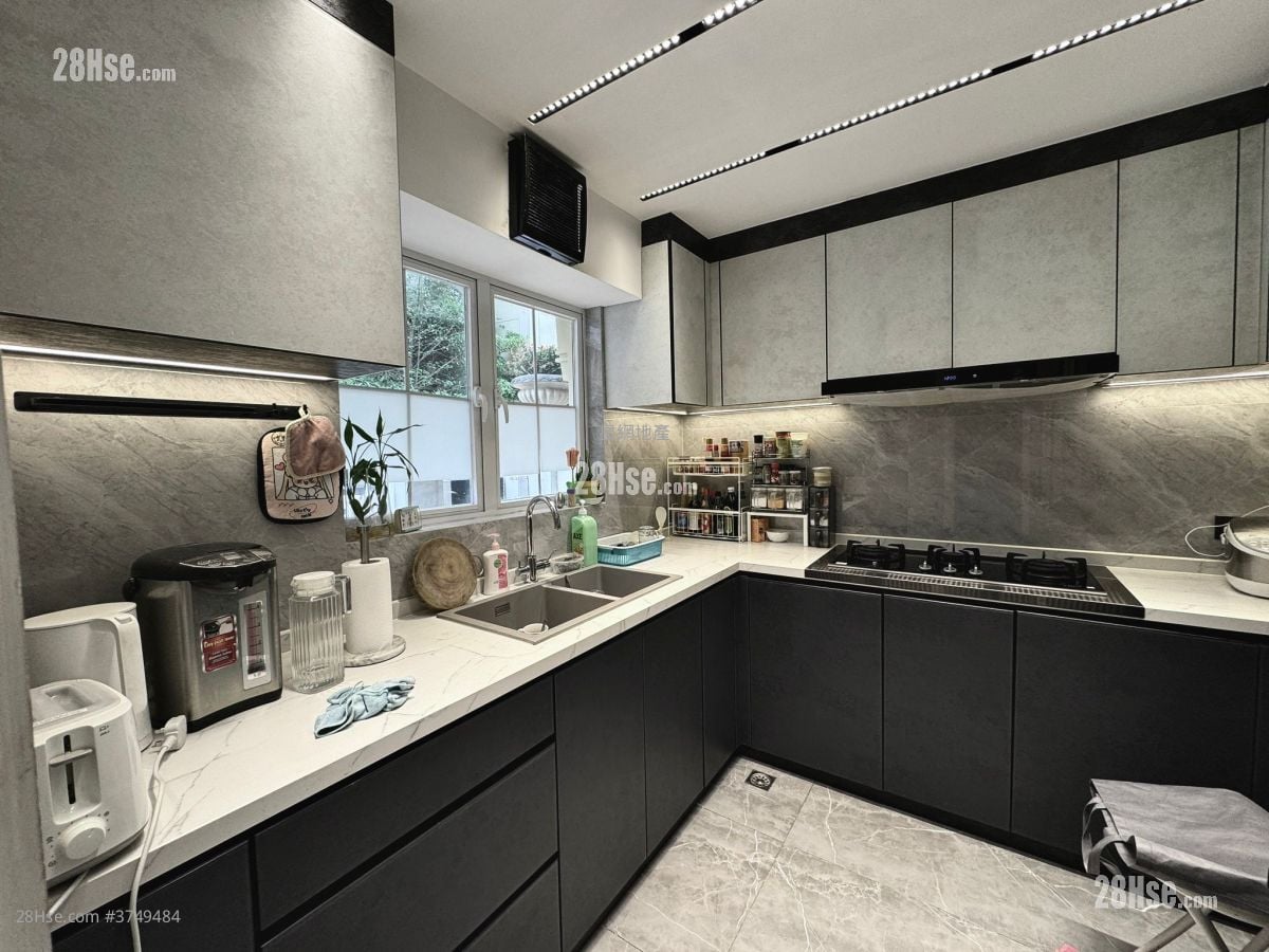 比華利山別墅 售盤 5+ 房 , 3 浴室 2,115 平方呎