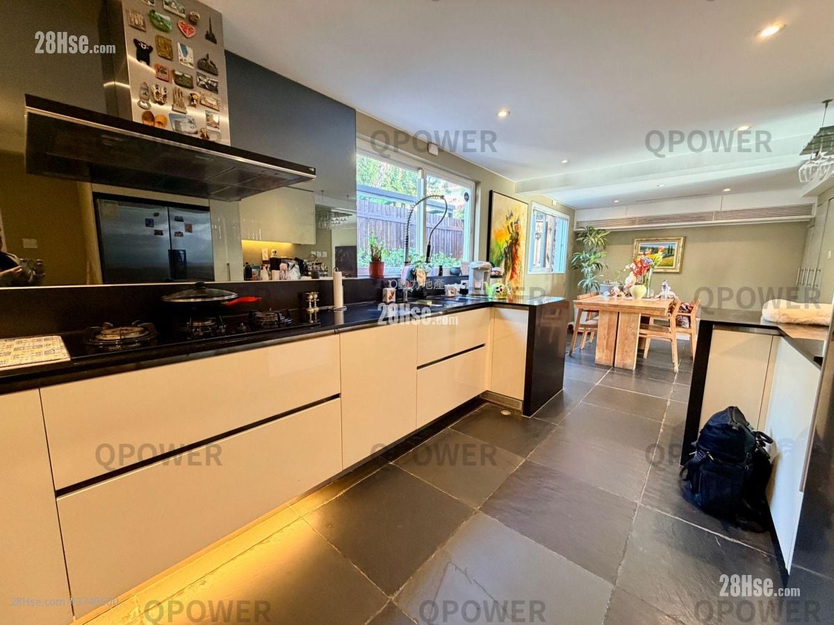 Tso Wo Hang Sell 4 Bedrooms