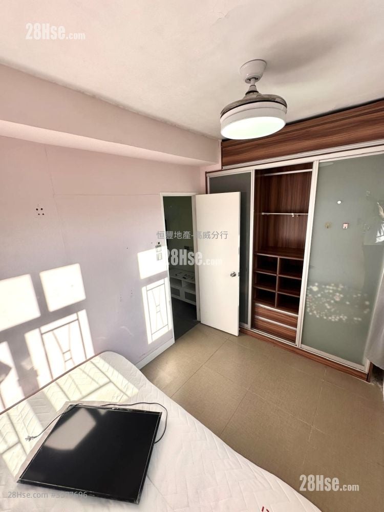 Kin Yip Building Sell 1 Bedroom , 1 Bathroom 257 ft²