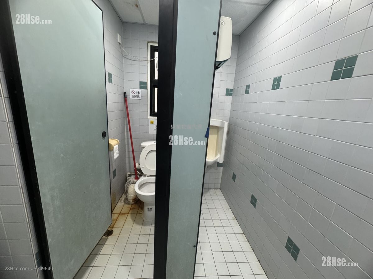 Seaview Plaza Rental 4 Bedrooms , 2 Toilets