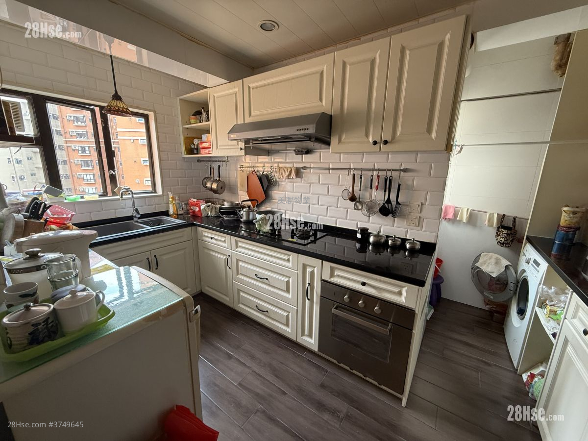 聚龍居 售盤 3 房 , 2 浴室 749 平方呎