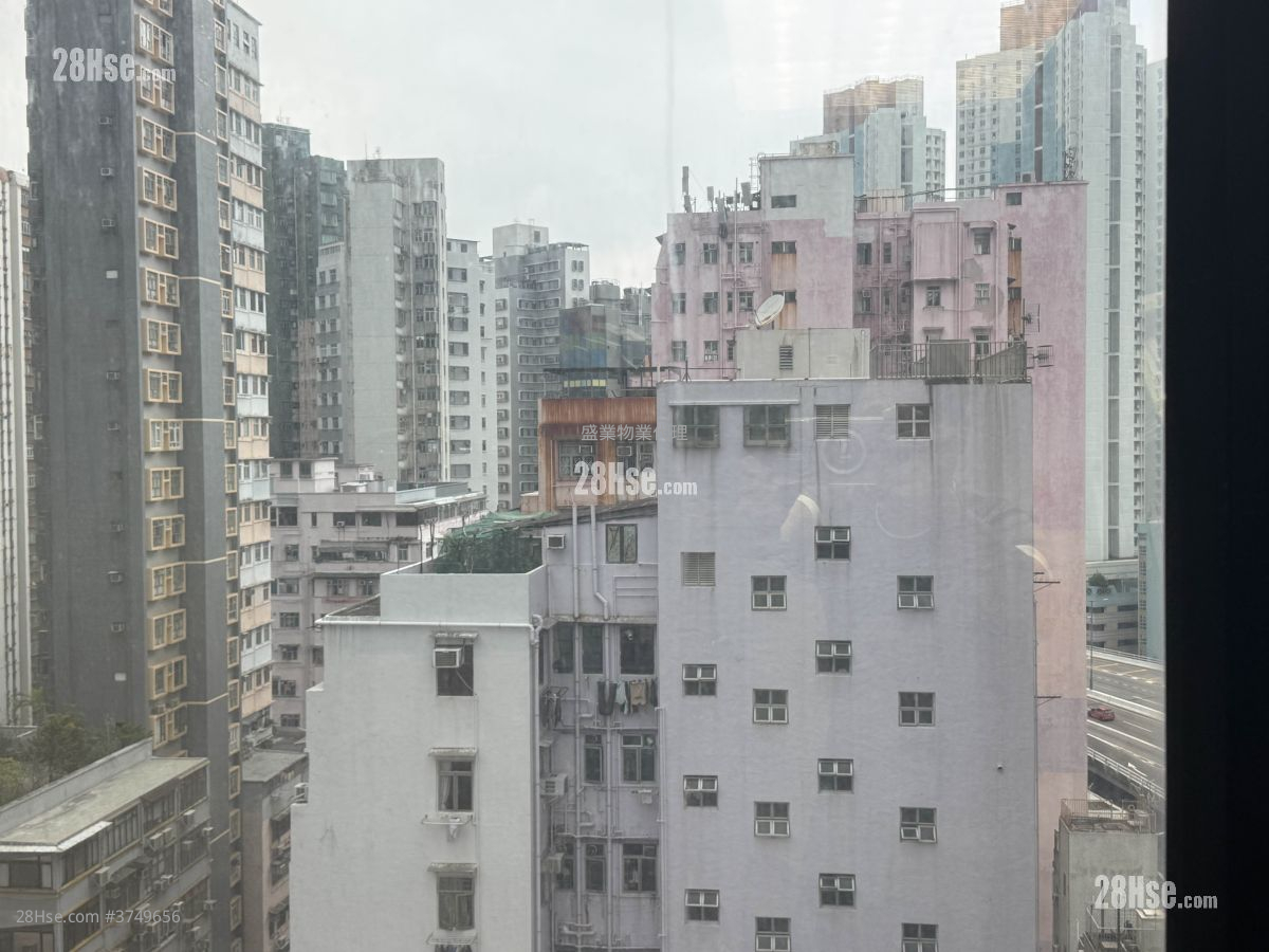 Seaview Plaza Sell 4 Bedrooms , 2 Toilets