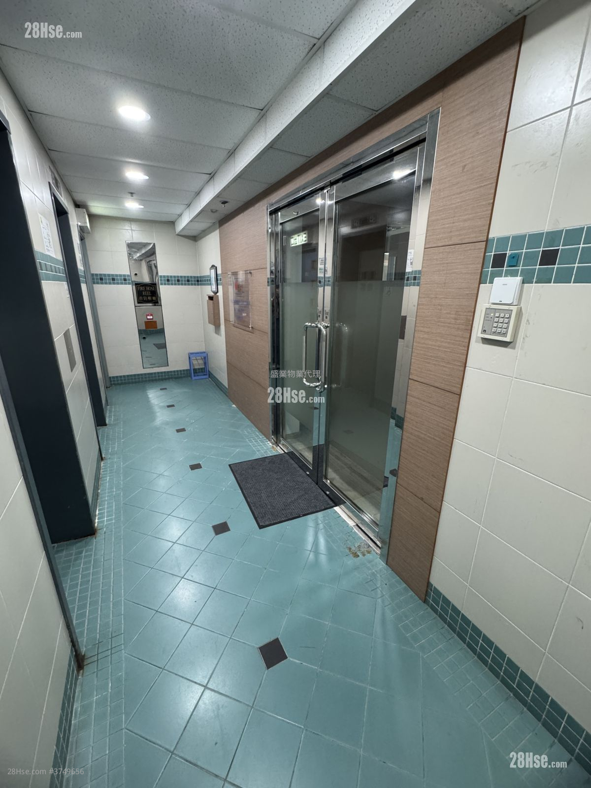 Seaview Plaza Sell 4 Bedrooms , 2 Toilets