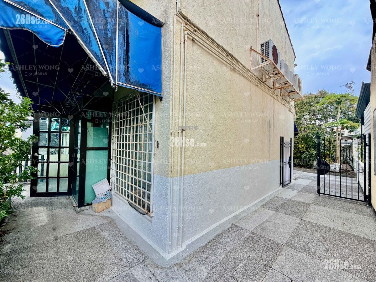 Fairview Park Sell 3 Bedrooms , 2 Bathrooms 891 ft²