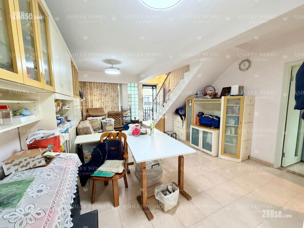 Fairview Park Sell 3 Bedrooms , 2 Bathrooms 891 ft²