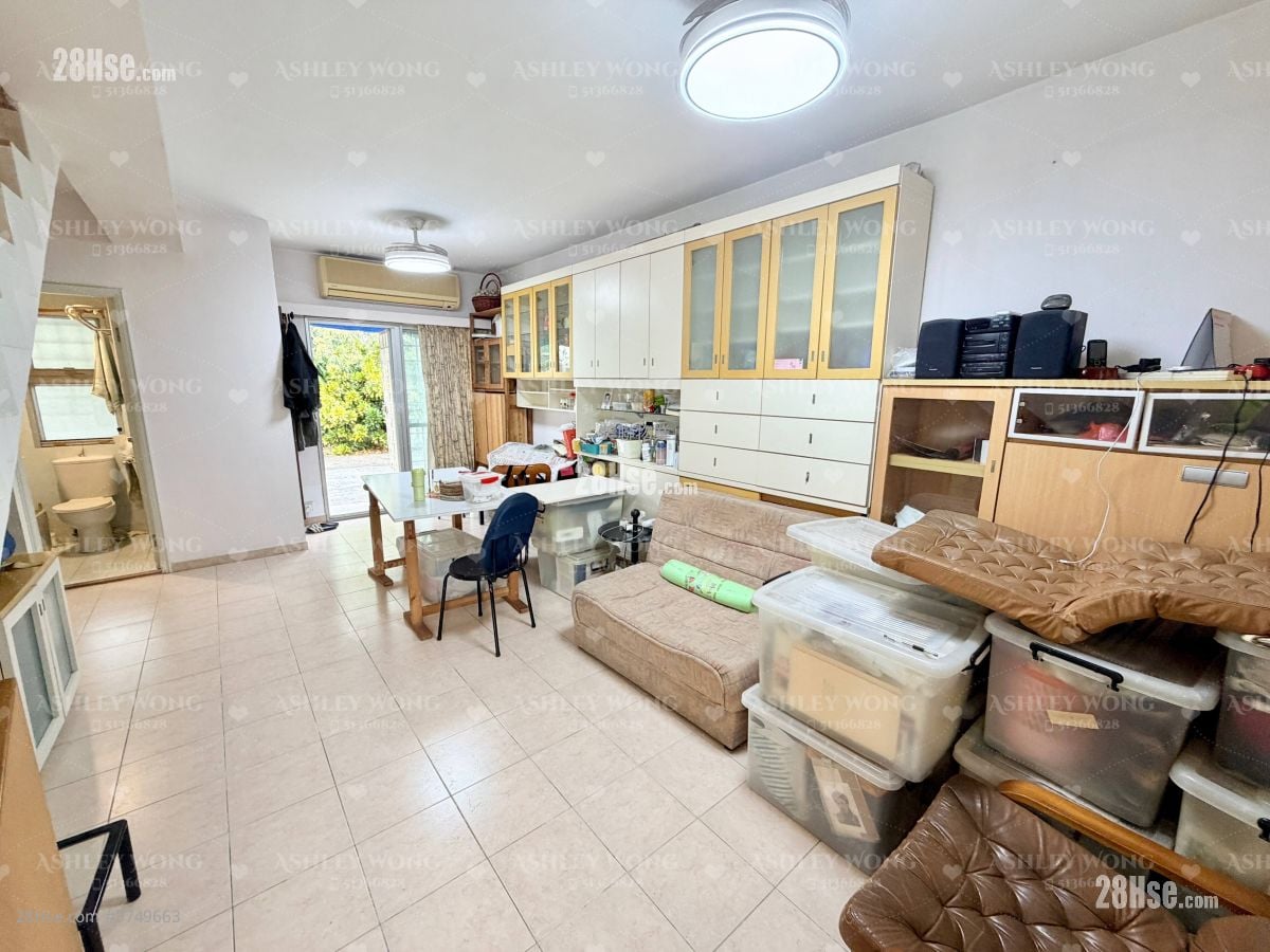 Fairview Park Sell 3 Bedrooms , 2 Bathrooms 891 ft²