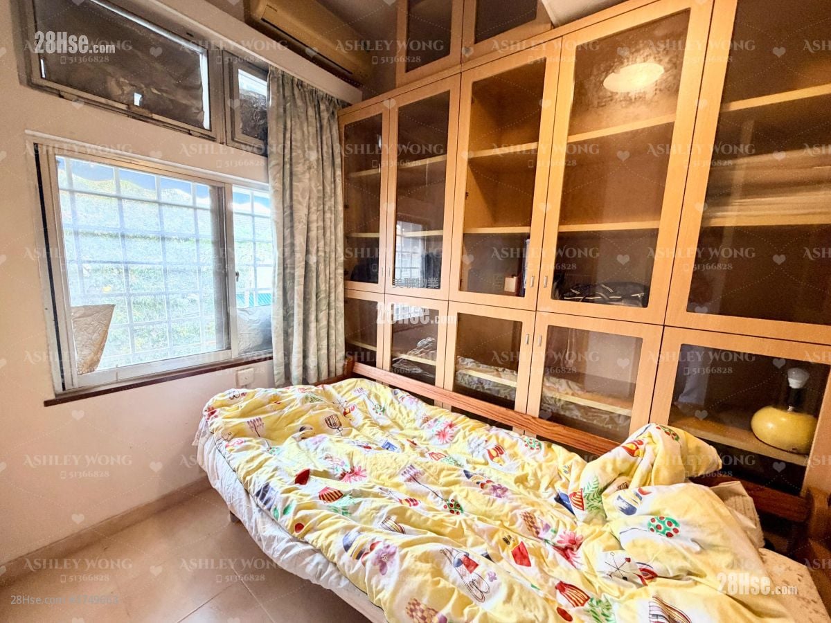 Fairview Park Sell 3 Bedrooms , 2 Bathrooms 891 ft²