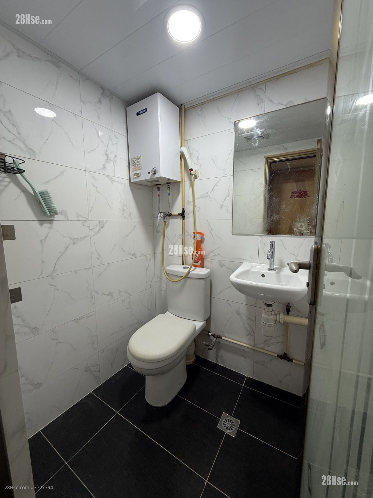 唐樓 租盤 1 房 , 1 浴室 160 平方呎