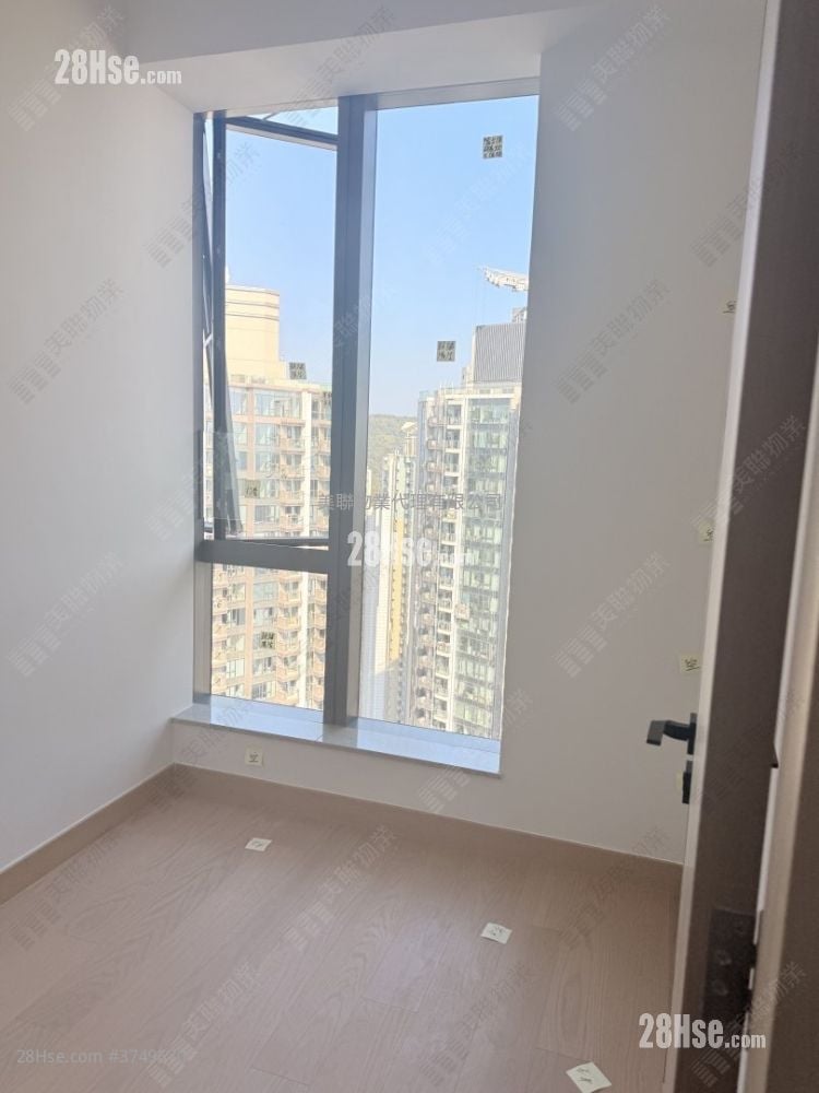 Seasons Place Sell 2 Bedrooms 437 ft²