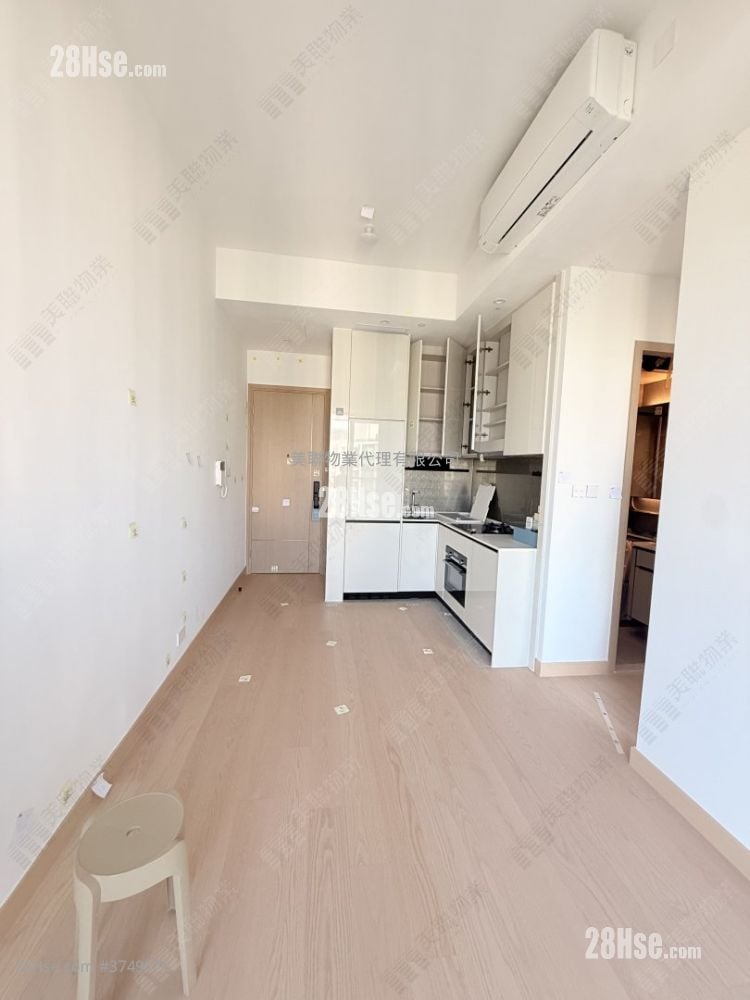 Seasons Place Sell 2 Bedrooms 437 ft²