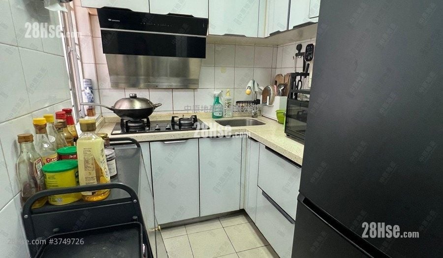 Ping Yan Court Sell 2 Bedrooms 380 ft²