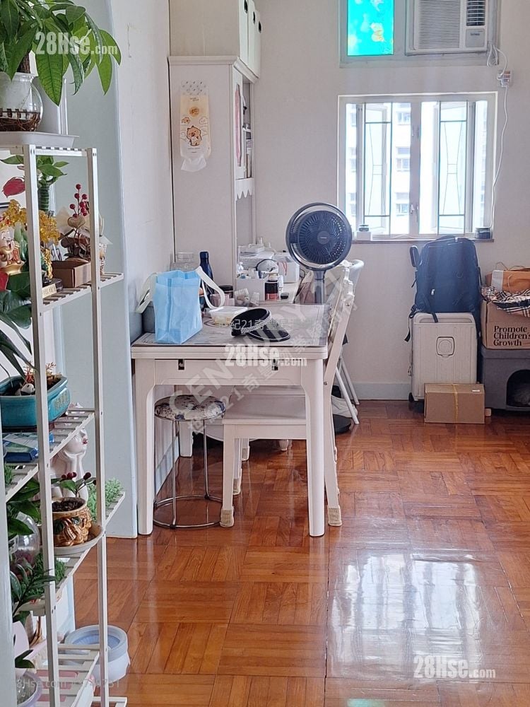 錦鞍苑 售盤 3 房 , 1 浴室 645 平方呎