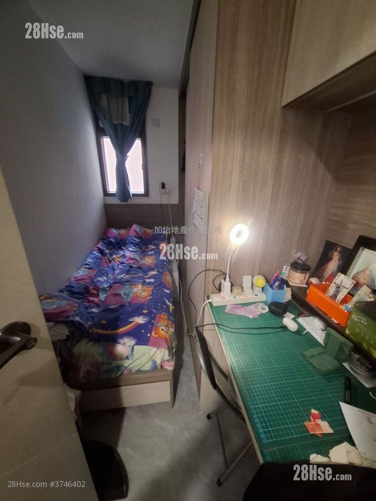 Shung Chi House Rental 4 Bedrooms , 2 Bathrooms 743 ft²