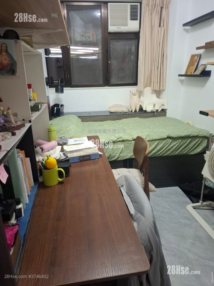 Shung Chi House Rental 4 Bedrooms , 2 Bathrooms 743 ft²