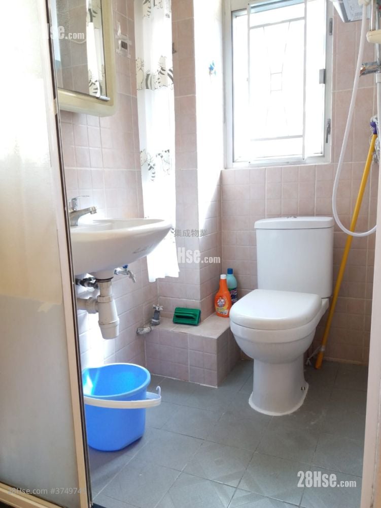 Poga Building Sell Studio , 1 Bathroom 182 ft²