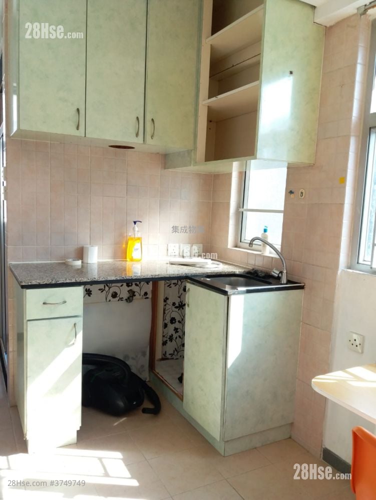 Poga Building Sell Studio , 1 Bathroom 182 ft²