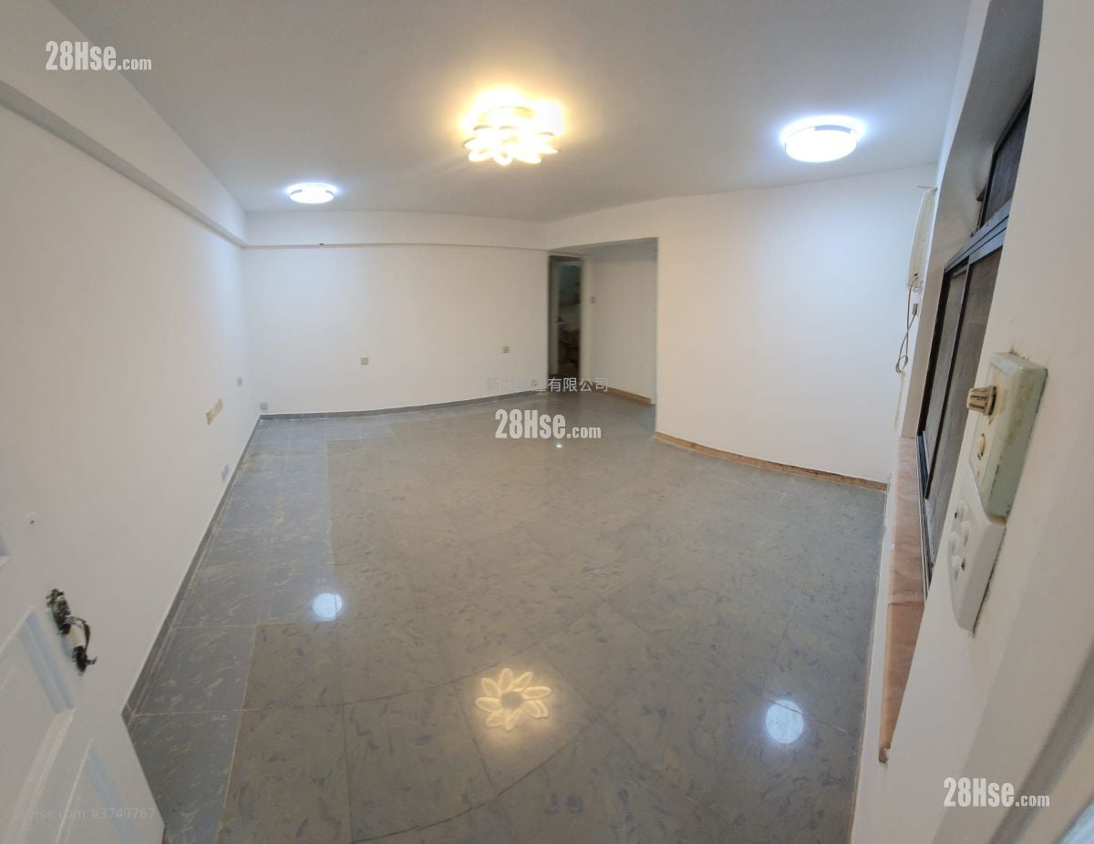 Tai Wai New Village Sell 3 Bedrooms , 1 Bathroom