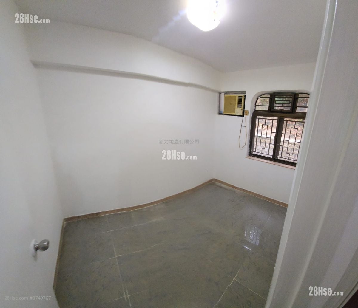 Tai Wai New Village Sell 3 Bedrooms , 1 Bathroom
