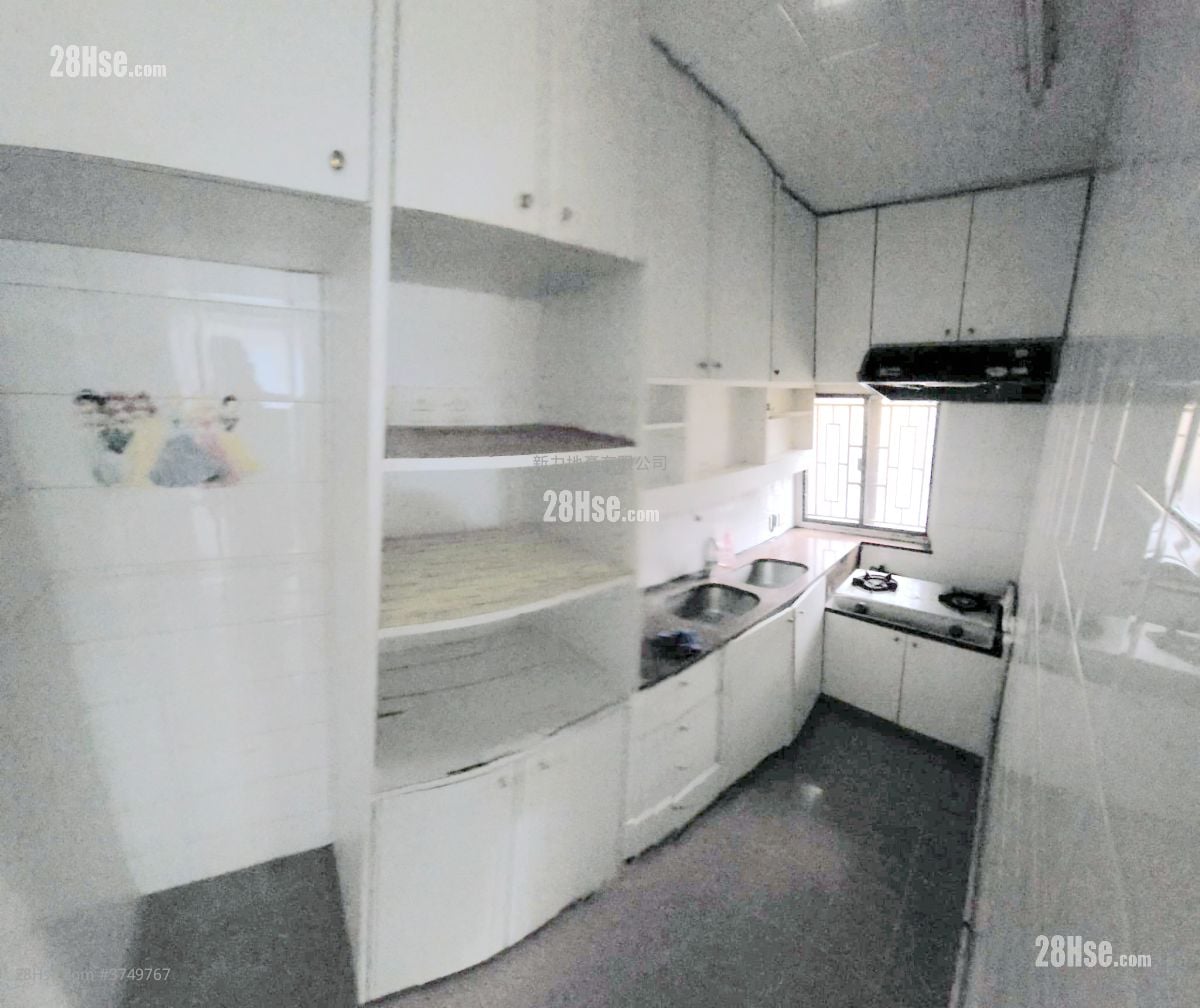 Tai Wai New Village Sell 3 Bedrooms , 1 Bathroom