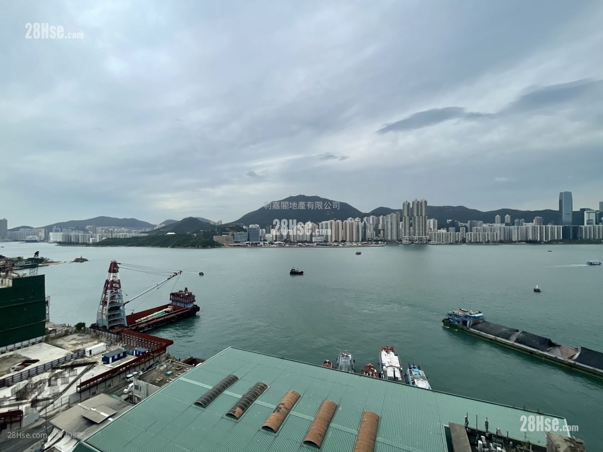 The Coast Line Sell 3 Bedrooms , 1 Bathroom 718 ft²