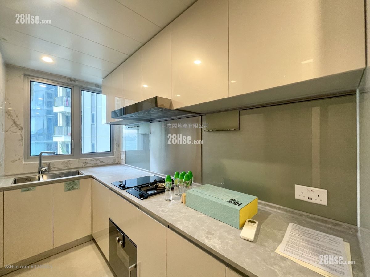 The Coast Line Sell 3 Bedrooms , 1 Bathroom 718 ft²