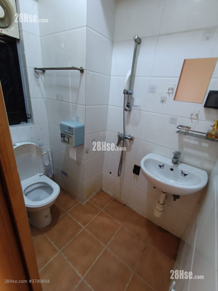 榮梅大樓 售盤 4 房 , 2 浴室 746 平方呎