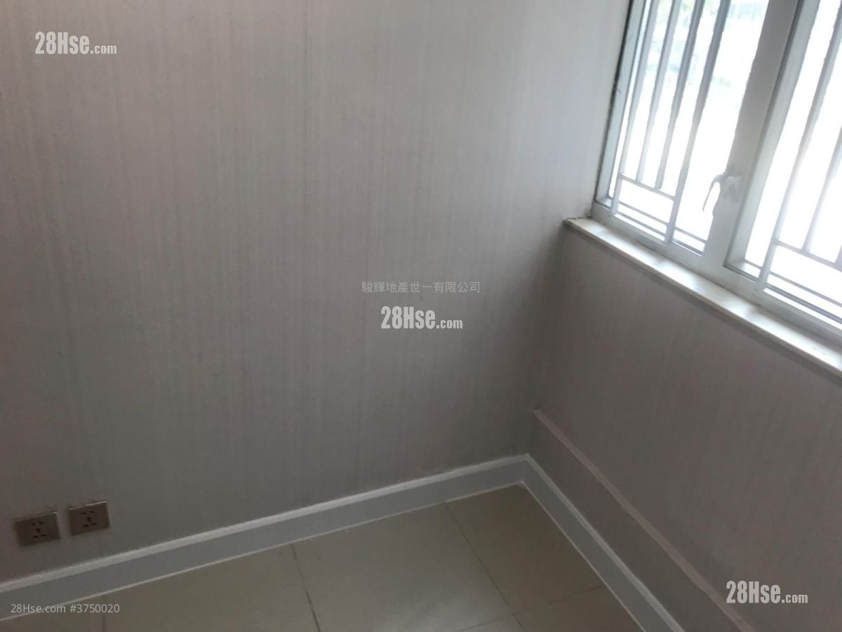 South Sea Apartments Sell 3 Bedrooms , 2 Bathrooms 504 ft²