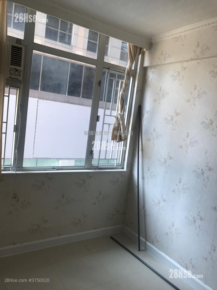 South Sea Apartments Sell 3 Bedrooms , 2 Bathrooms 504 ft²