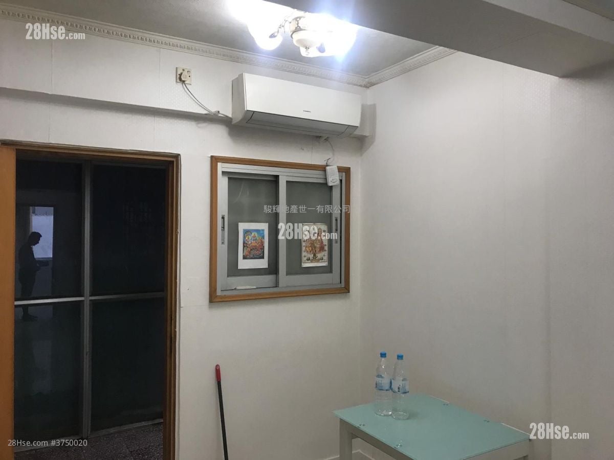 South Sea Apartments Sell 3 Bedrooms , 2 Bathrooms 504 ft²