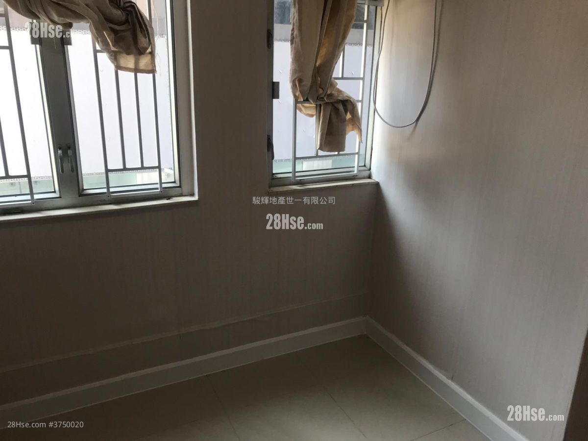 South Sea Apartments Sell 3 Bedrooms , 2 Bathrooms 504 ft²