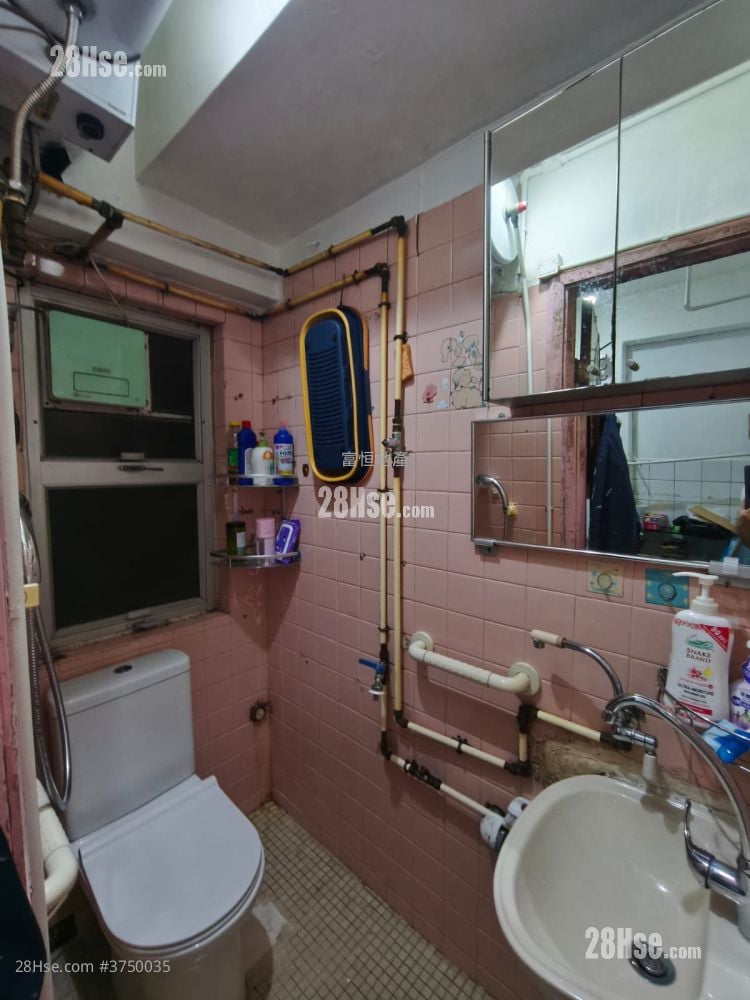 隆基大樓 售盤 2 房 , 1 浴室 302 平方呎