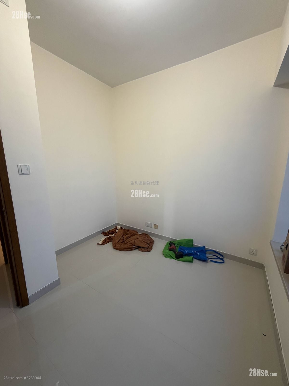 港图湾 售盘 3 房 , 1 浴室 603 平方尺