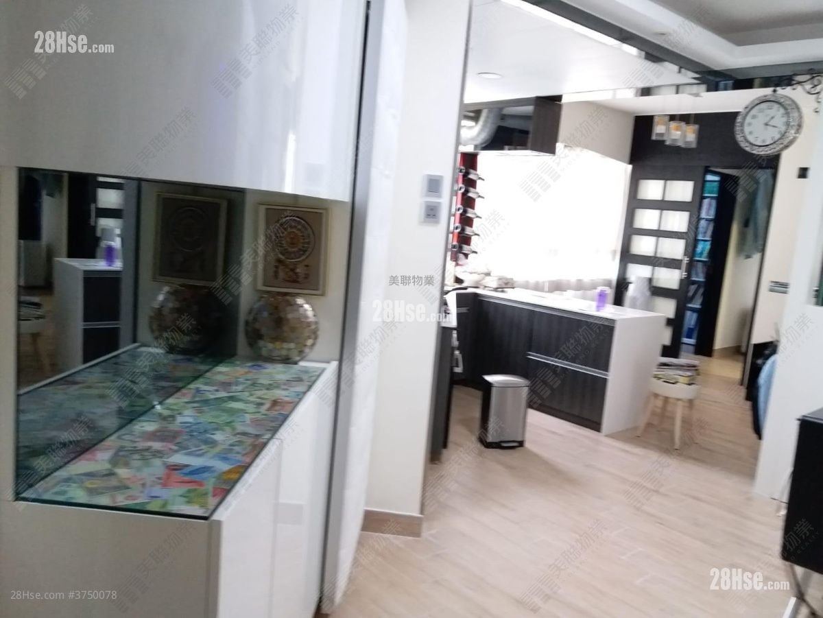 Hong Sing Garden Sell 3 Bedrooms , 1 Bathroom 592 ft²