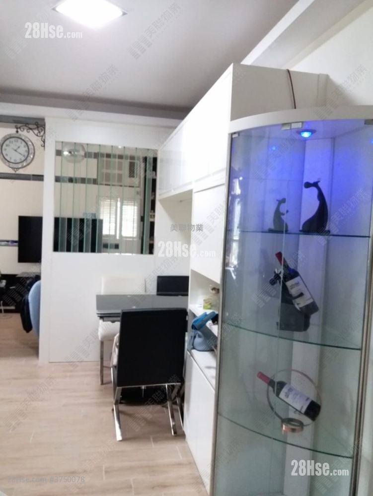 Hong Sing Garden Sell 3 Bedrooms , 1 Bathroom 592 ft²