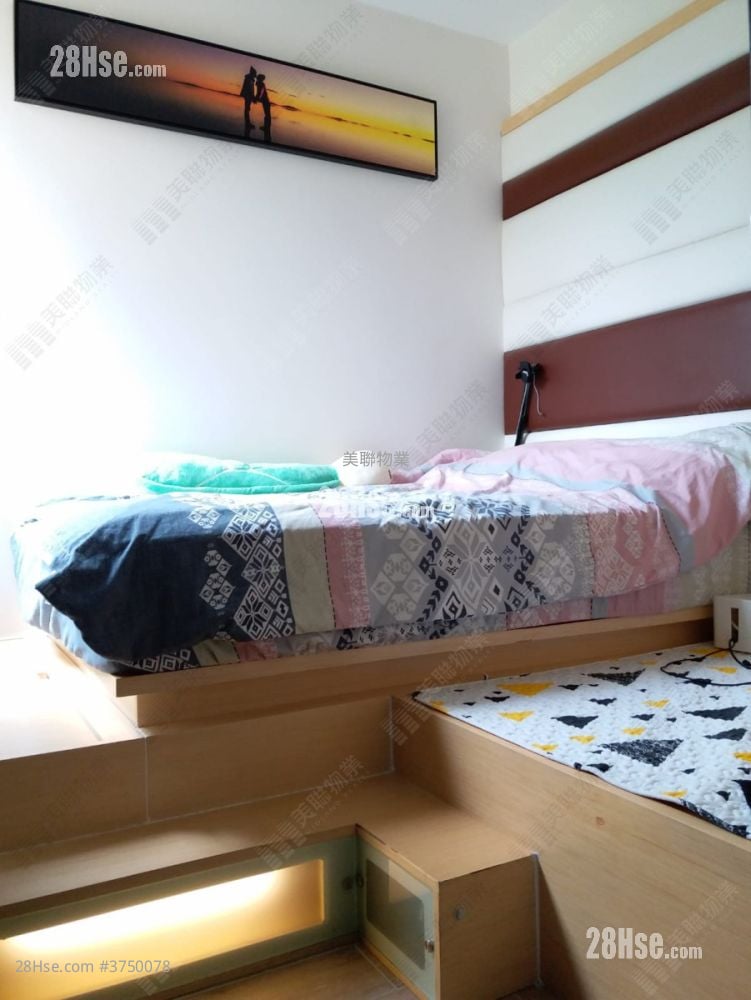 Hong Sing Garden Sell 3 Bedrooms , 1 Bathroom 592 ft²