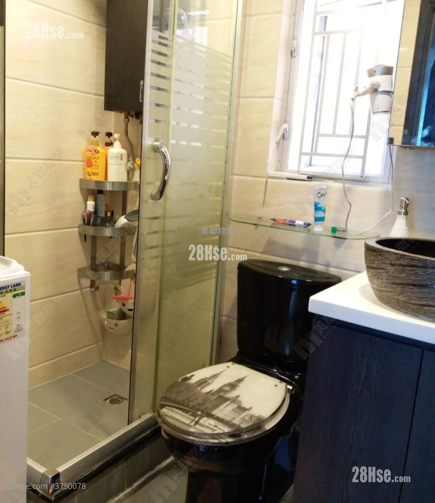 Hong Sing Garden Sell 3 Bedrooms , 1 Bathroom 592 ft²