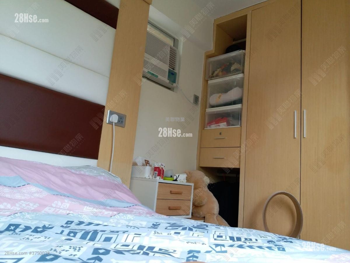 Hong Sing Garden Sell 3 Bedrooms , 1 Bathroom 592 ft²