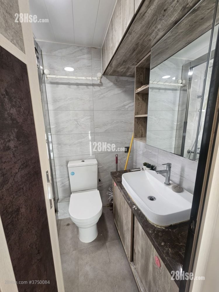 Lai Tsui Court Sell 2 Bedrooms , 1 Bathroom 452 ft²