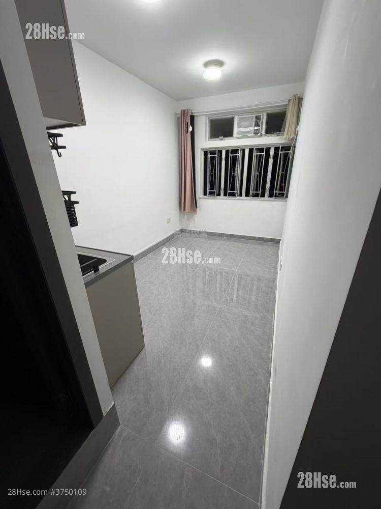 新興大廈 租盤 1 浴室 150 平方呎